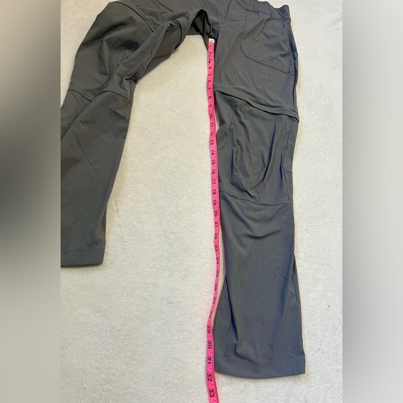 Columbia Convertible Zip-Off Hiking Pant + Short - Size Medium (30") - Picture 6 of 14